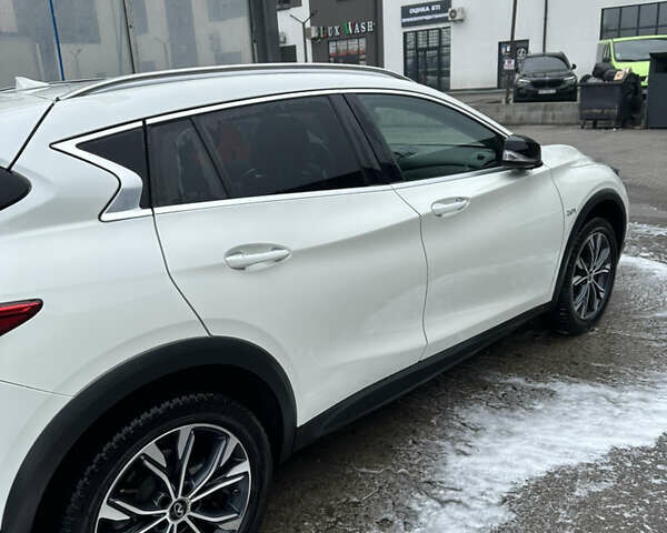 Інфініті QX30, об'ємом двигуна 1.99 л та пробігом 70 тис. км за 22700 $, фото 1 на Automoto.ua