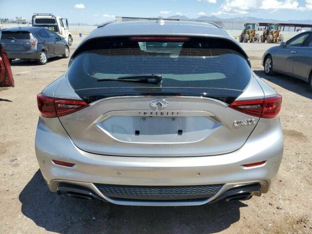 Сірий Інфініті QX30, об'ємом двигуна 0 л та пробігом 52 тис. км за 2150 $, фото 5 на Automoto.ua