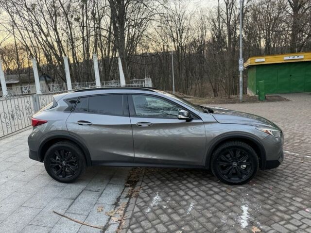 Серый Инфинити QX30, объемом двигателя 2 л и пробегом 230 тыс. км за 12000 $, фото 4 на Automoto.ua