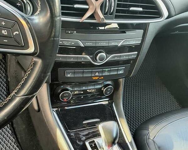 Сірий Інфініті QX30, об'ємом двигуна 1.99 л та пробігом 123 тис. км за 18300 $, фото 11 на Automoto.ua