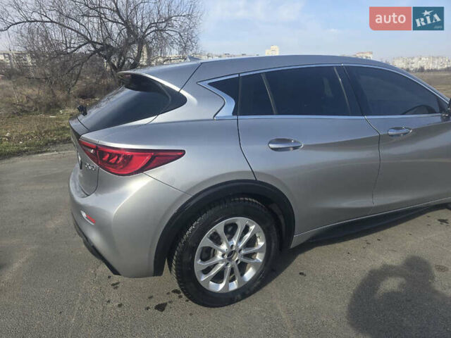 Серый Инфинити QX30, объемом двигателя 1.99 л и пробегом 115 тыс. км за 15500 $, фото 3 на Automoto.ua