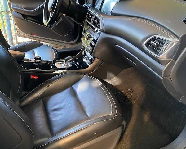Сірий Інфініті QX30, об'ємом двигуна 1.99 л та пробігом 132 тис. км за 16000 $, фото 13 на Automoto.ua