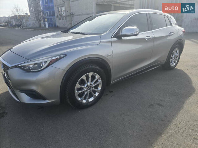 Серый Инфинити QX30, объемом двигателя 1.99 л и пробегом 115 тыс. км за 15500 $, фото 1 на Automoto.ua