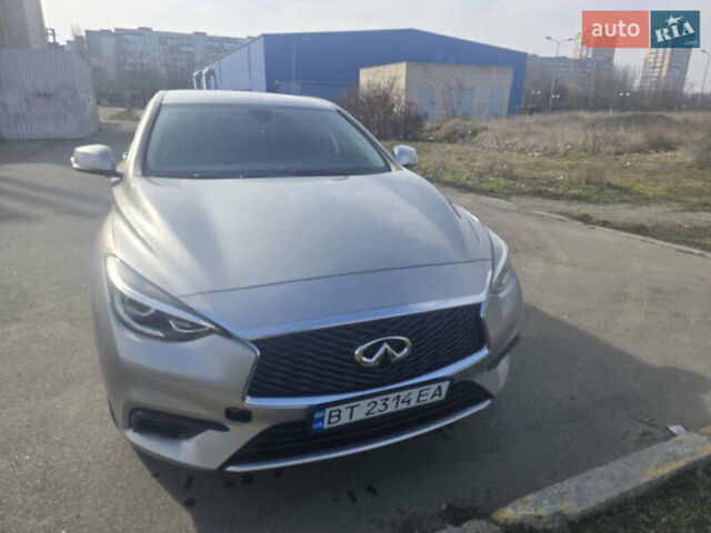 Серый Инфинити QX30, объемом двигателя 1.99 л и пробегом 115 тыс. км за 15500 $, фото 5 на Automoto.ua