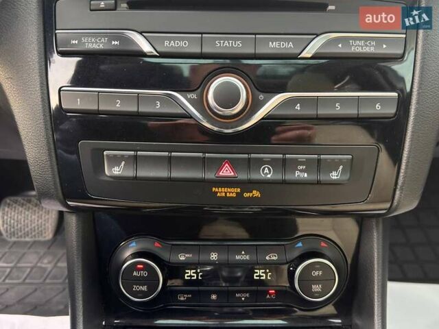 Серый Инфинити QX30, объемом двигателя 1.99 л и пробегом 142 тыс. км за 14700 $, фото 14 на Automoto.ua