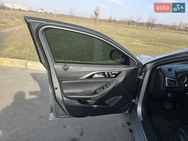 Серый Инфинити QX30, объемом двигателя 1.99 л и пробегом 115 тыс. км за 15500 $, фото 10 на Automoto.ua