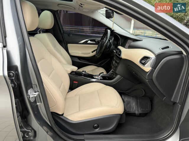 Серый Инфинити QX30, объемом двигателя 2 л и пробегом 118 тыс. км за 13900 $, фото 33 на Automoto.ua