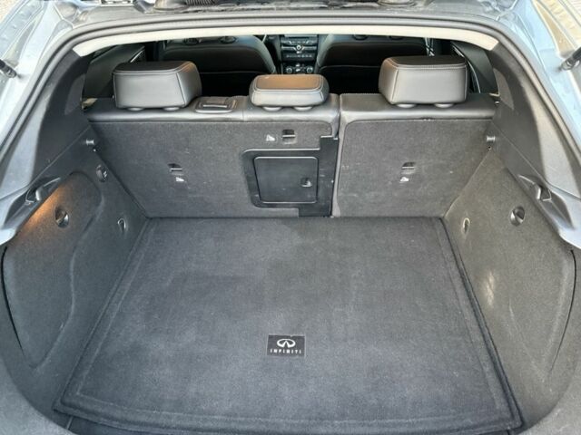 Серый Инфинити QX30, объемом двигателя 2 л и пробегом 230 тыс. км за 12000 $, фото 12 на Automoto.ua