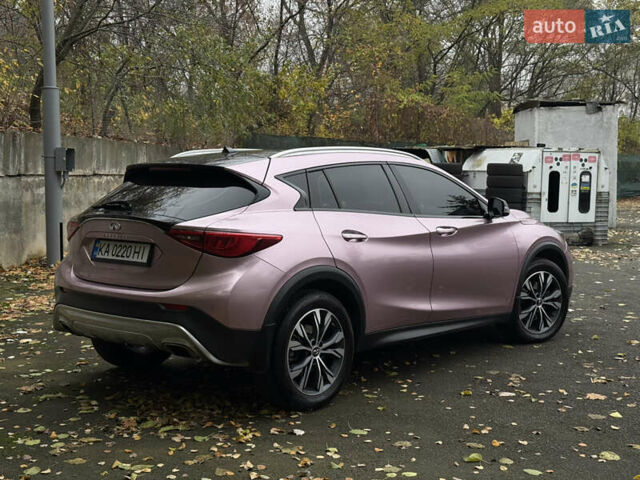 Серый Инфинити QX30, объемом двигателя 2 л и пробегом 165 тыс. км за 16000 $, фото 4 на Automoto.ua