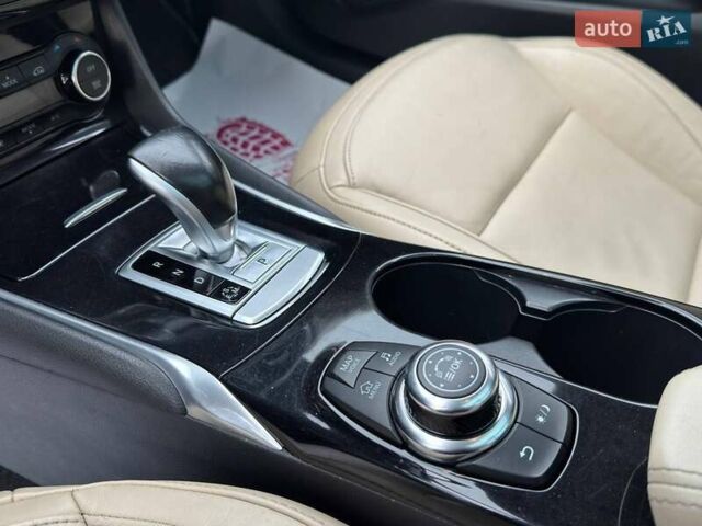 Серый Инфинити QX30, объемом двигателя 1.99 л и пробегом 142 тыс. км за 14700 $, фото 13 на Automoto.ua