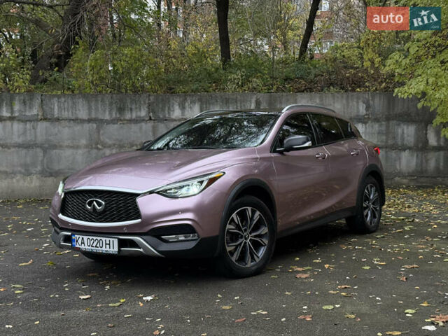 Серый Инфинити QX30, объемом двигателя 2 л и пробегом 165 тыс. км за 16000 $, фото 1 на Automoto.ua