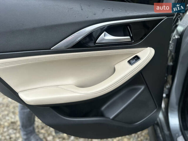 Сірий Інфініті QX30, об'ємом двигуна 2 л та пробігом 141 тис. км за 14500 $, фото 18 на Automoto.ua