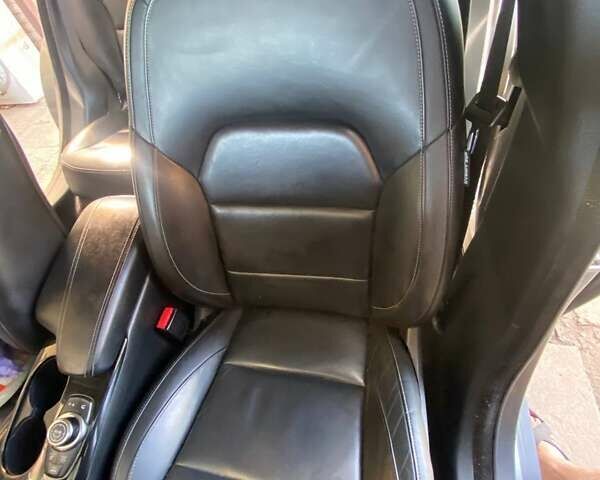 Сірий Інфініті QX30, об'ємом двигуна 1.99 л та пробігом 132 тис. км за 16000 $, фото 9 на Automoto.ua