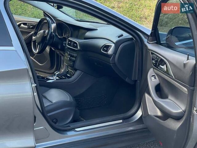 Серый Инфинити QX30, объемом двигателя 1.99 л и пробегом 120 тыс. км за 16400 $, фото 14 на Automoto.ua