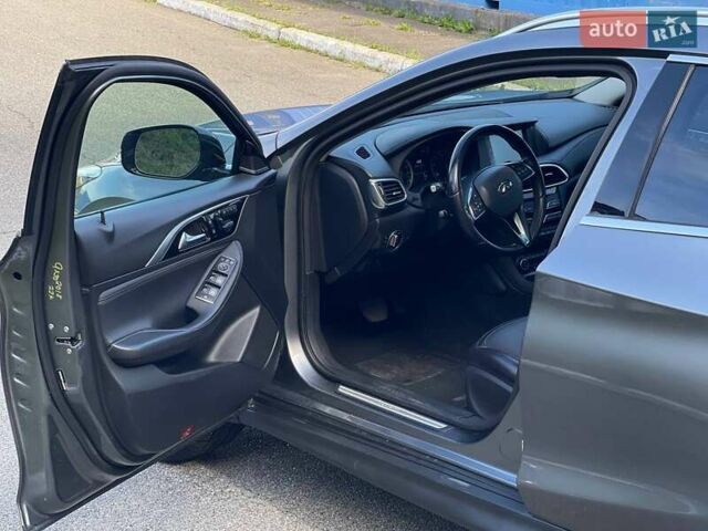 Серый Инфинити QX30, объемом двигателя 1.99 л и пробегом 120 тыс. км за 16400 $, фото 13 на Automoto.ua