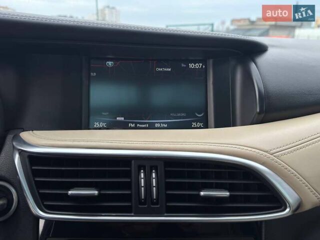 Серый Инфинити QX30, объемом двигателя 1.99 л и пробегом 142 тыс. км за 14700 $, фото 15 на Automoto.ua