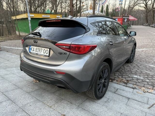 Серый Инфинити QX30, объемом двигателя 2 л и пробегом 230 тыс. км за 12000 $, фото 7 на Automoto.ua