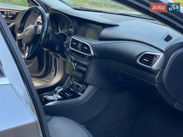 Серый Инфинити QX30, объемом двигателя 1.99 л и пробегом 120 тыс. км за 16400 $, фото 15 на Automoto.ua