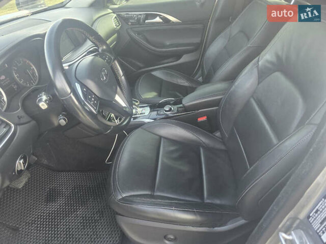 Серый Инфинити QX30, объемом двигателя 1.99 л и пробегом 115 тыс. км за 15500 $, фото 6 на Automoto.ua