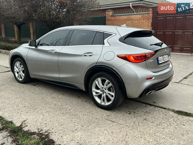 Сірий Інфініті QX30, об'ємом двигуна 1.99 л та пробігом 117 тис. км за 14500 $, фото 3 на Automoto.ua