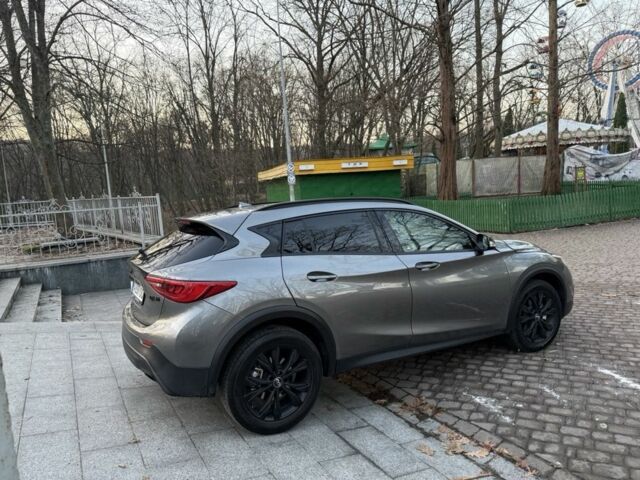 Серый Инфинити QX30, объемом двигателя 2 л и пробегом 230 тыс. км за 12000 $, фото 6 на Automoto.ua