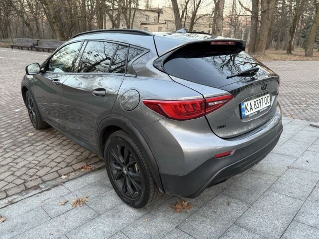 Серый Инфинити QX30, объемом двигателя 2 л и пробегом 230 тыс. км за 12000 $, фото 3 на Automoto.ua