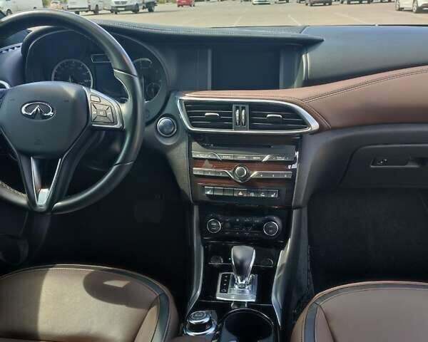 Серый Инфинити QX30, объемом двигателя 1.99 л и пробегом 49 тыс. км за 19500 $, фото 18 на Automoto.ua