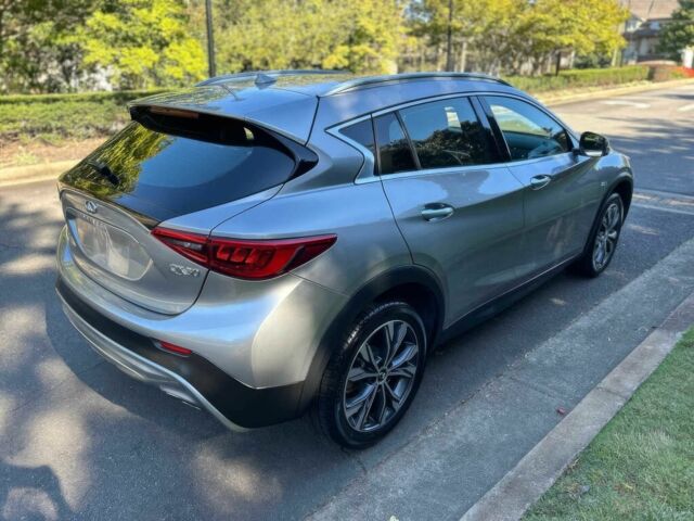 Серый Инфинити QX30, объемом двигателя 2 л и пробегом 50 тыс. км за 9000 $, фото 3 на Automoto.ua