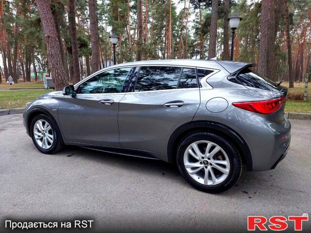 Серый Инфинити QX30, объемом двигателя 2 л и пробегом 71 тыс. км за 16399 $, фото 3 на Automoto.ua