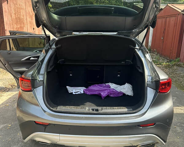 Серый Инфинити QX30, объемом двигателя 1.99 л и пробегом 46 тыс. км за 19600 $, фото 9 на Automoto.ua