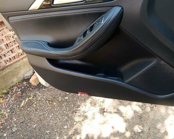 Серый Инфинити QX30, объемом двигателя 1.99 л и пробегом 56 тыс. км за 10000 $, фото 9 на Automoto.ua