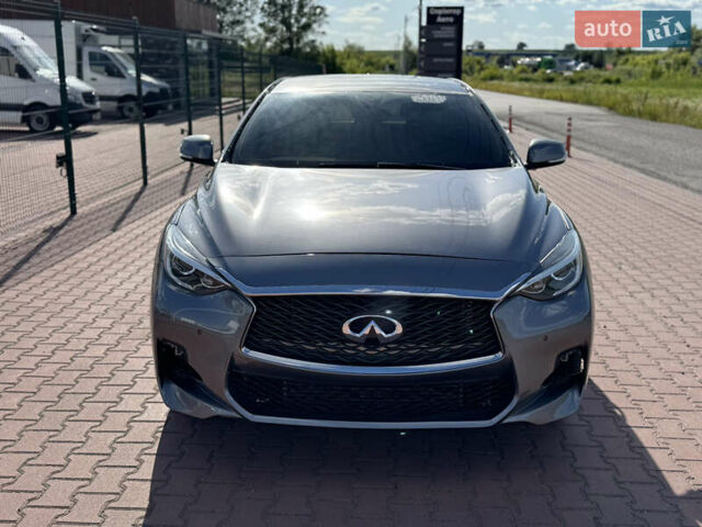 Сірий Інфініті QX30, об'ємом двигуна 2 л та пробігом 33 тис. км за 11990 $, фото 1 на Automoto.ua