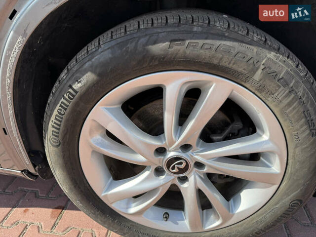 Сірий Інфініті QX30, об'ємом двигуна 2 л та пробігом 33 тис. км за 11990 $, фото 8 на Automoto.ua