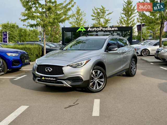 Серый Инфинити QX30, объемом двигателя 1.99 л и пробегом 98 тыс. км за 15800 $, фото 2 на Automoto.ua