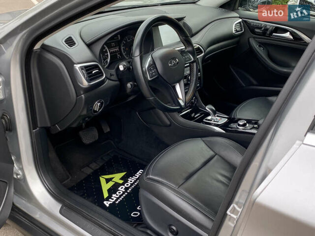 Серый Инфинити QX30, объемом двигателя 1.99 л и пробегом 98 тыс. км за 15800 $, фото 8 на Automoto.ua