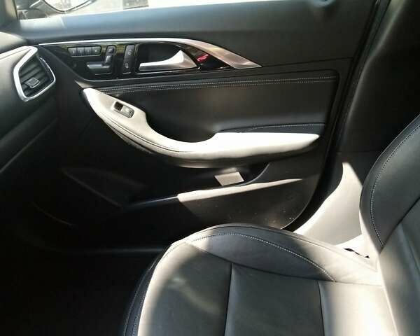 Серый Инфинити QX30, объемом двигателя 1.99 л и пробегом 56 тыс. км за 10000 $, фото 8 на Automoto.ua