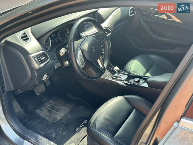 Серый Инфинити QX30, объемом двигателя 1.99 л и пробегом 46 тыс. км за 19600 $, фото 11 на Automoto.ua