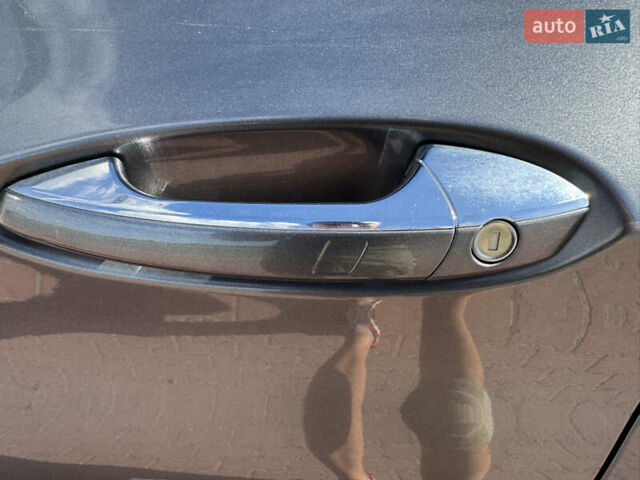 Сірий Інфініті QX30, об'ємом двигуна 2 л та пробігом 33 тис. км за 11990 $, фото 9 на Automoto.ua