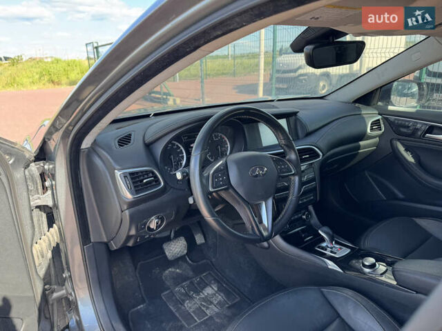 Сірий Інфініті QX30, об'ємом двигуна 2 л та пробігом 33 тис. км за 11990 $, фото 12 на Automoto.ua
