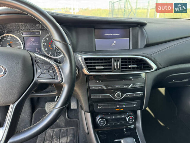 Сірий Інфініті QX30, об'ємом двигуна 2 л та пробігом 33 тис. км за 11990 $, фото 16 на Automoto.ua