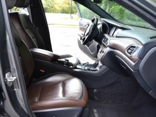 Сірий Інфініті QX30, об'ємом двигуна 2 л та пробігом 60 тис. км за 8800 $, фото 8 на Automoto.ua