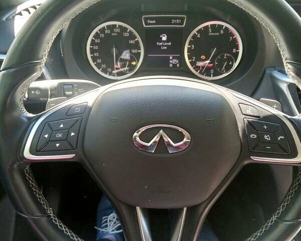 Серый Инфинити QX30, объемом двигателя 1.99 л и пробегом 56 тыс. км за 10000 $, фото 4 на Automoto.ua