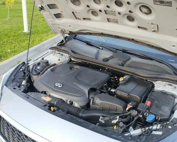 Сірий Інфініті QX30, об'ємом двигуна 1.99 л та пробігом 247 тис. км за 13900 $, фото 2 на Automoto.ua