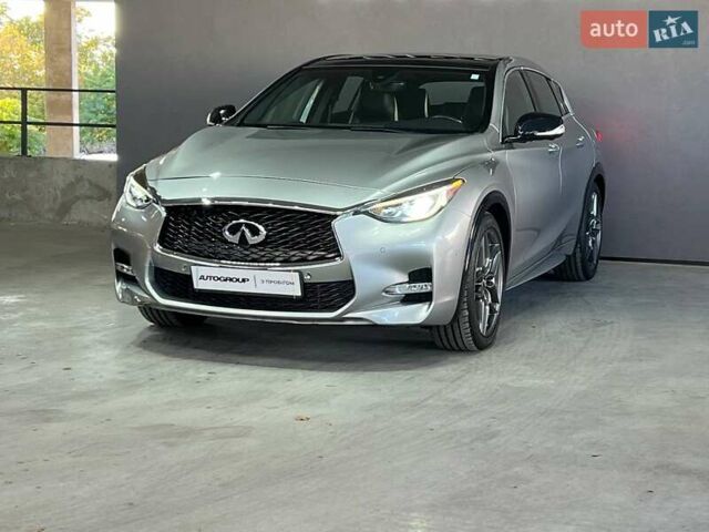 Серый Инфинити QX30, объемом двигателя 2 л и пробегом 154 тыс. км за 15250 $, фото 1 на Automoto.ua