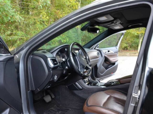Сірий Інфініті QX30, об'ємом двигуна 2 л та пробігом 60 тис. км за 8800 $, фото 9 на Automoto.ua