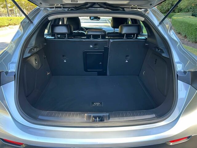 Серый Инфинити QX30, объемом двигателя 2 л и пробегом 50 тыс. км за 9000 $, фото 13 на Automoto.ua