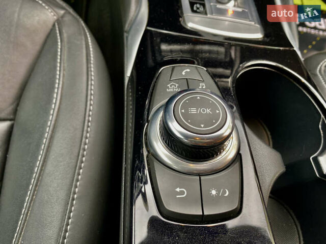 Серый Инфинити QX30, объемом двигателя 1.99 л и пробегом 98 тыс. км за 15800 $, фото 13 на Automoto.ua