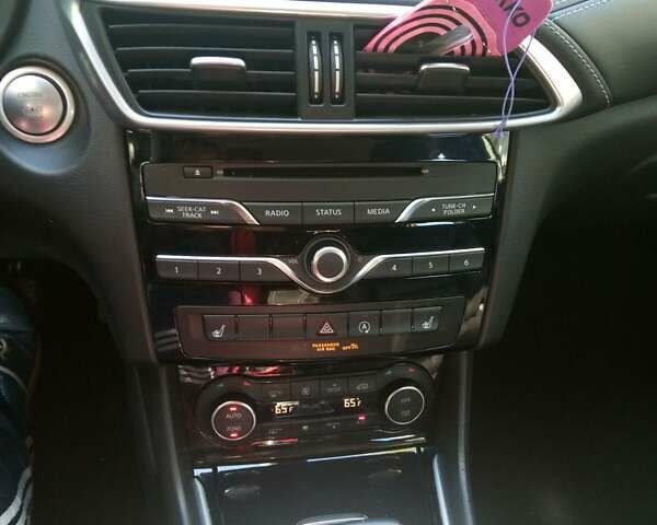 Серый Инфинити QX30, объемом двигателя 1.99 л и пробегом 56 тыс. км за 10000 $, фото 5 на Automoto.ua