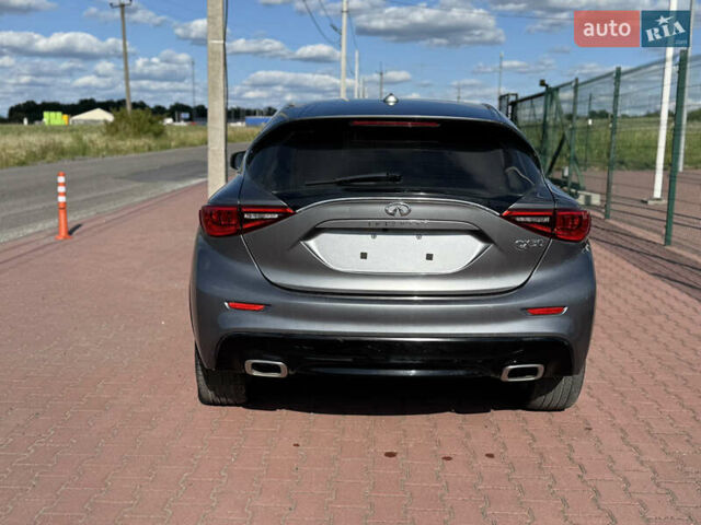 Сірий Інфініті QX30, об'ємом двигуна 2 л та пробігом 33 тис. км за 11990 $, фото 5 на Automoto.ua