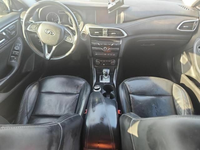 Серый Инфинити QX30, объемом двигателя 2 л и пробегом 187 тыс. км за 10500 $, фото 8 на Automoto.ua